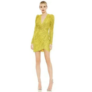 MAC DUGGAL MINI DRESS Size 6 SEQUINED SHOULDER PAD COCKTAIL YELLOW 26944 V Neck